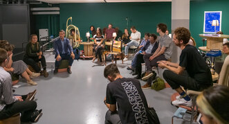 Lichtensteiger:innen diskutieren verschiedene Zukunftsvisionen